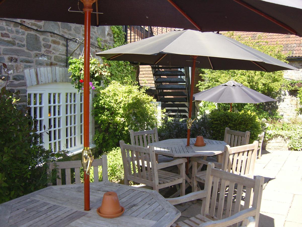 The Carpenters Arms Hotel Pensford Buitenkant foto