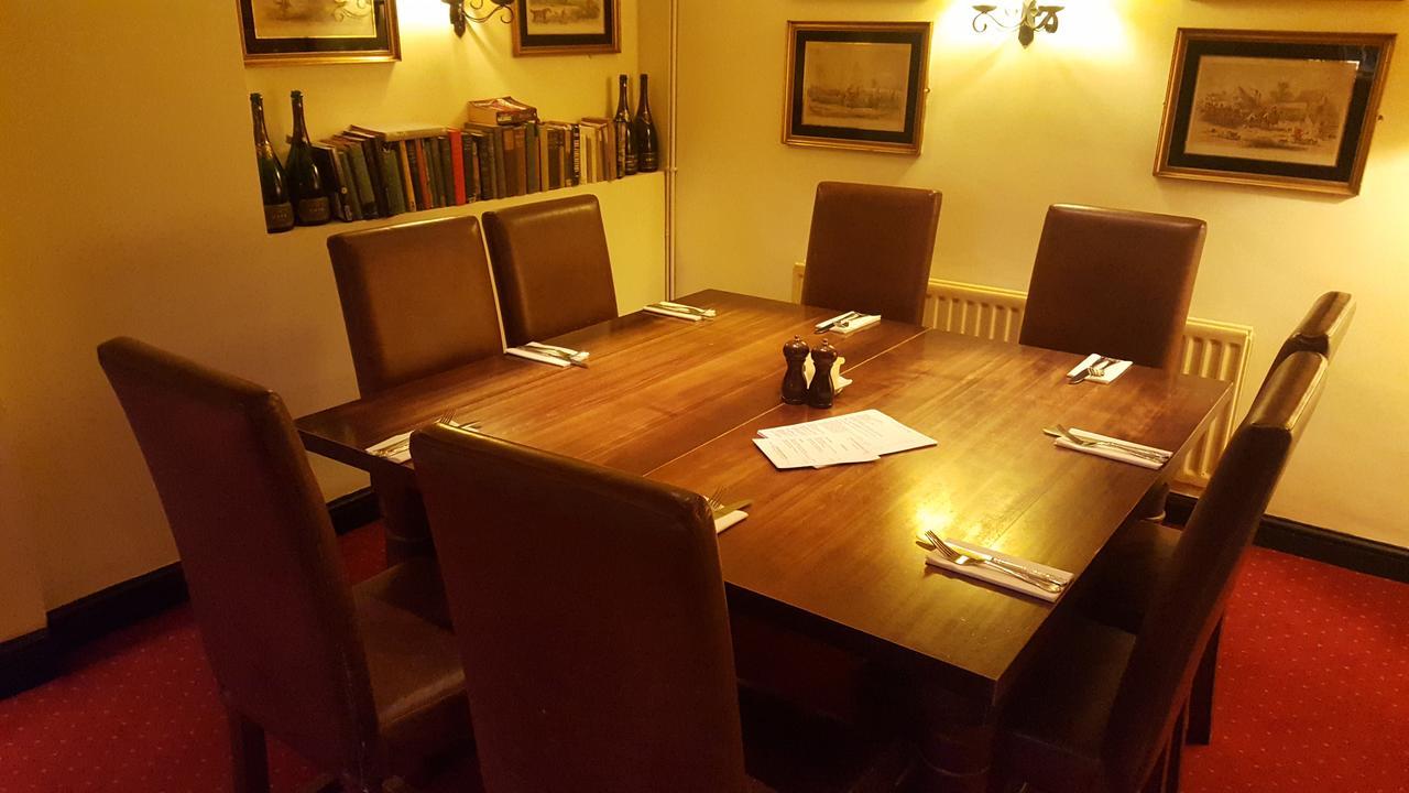 The Carpenters Arms Hotel Pensford Buitenkant foto