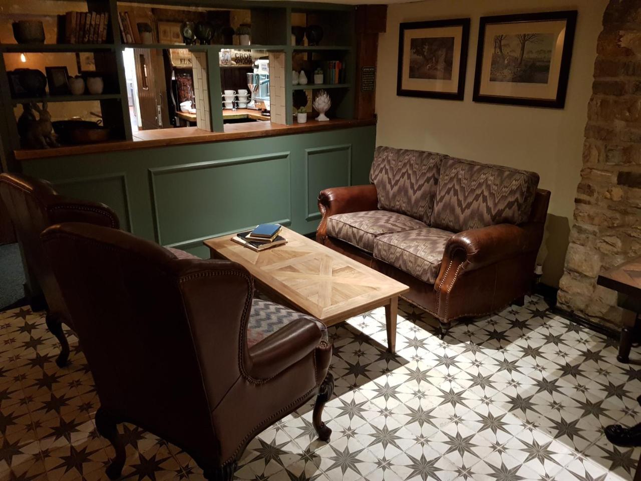 The Carpenters Arms Hotel Pensford Buitenkant foto