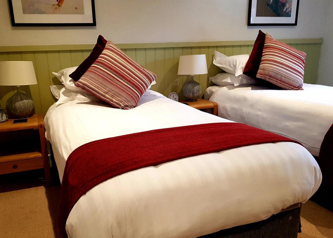 The Carpenters Arms Hotel Pensford Buitenkant foto
