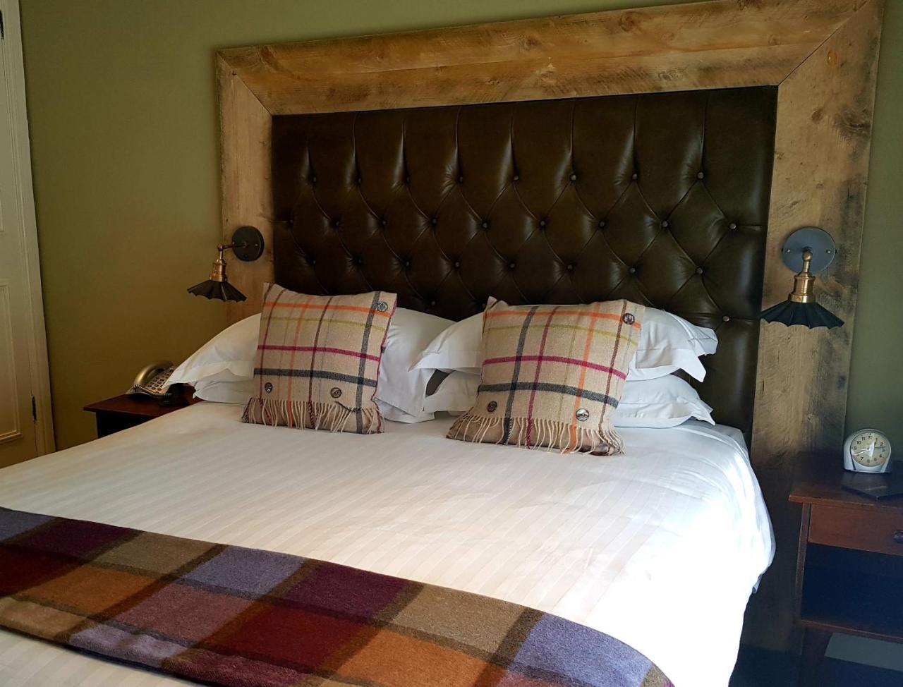 The Carpenters Arms Hotel Pensford Buitenkant foto