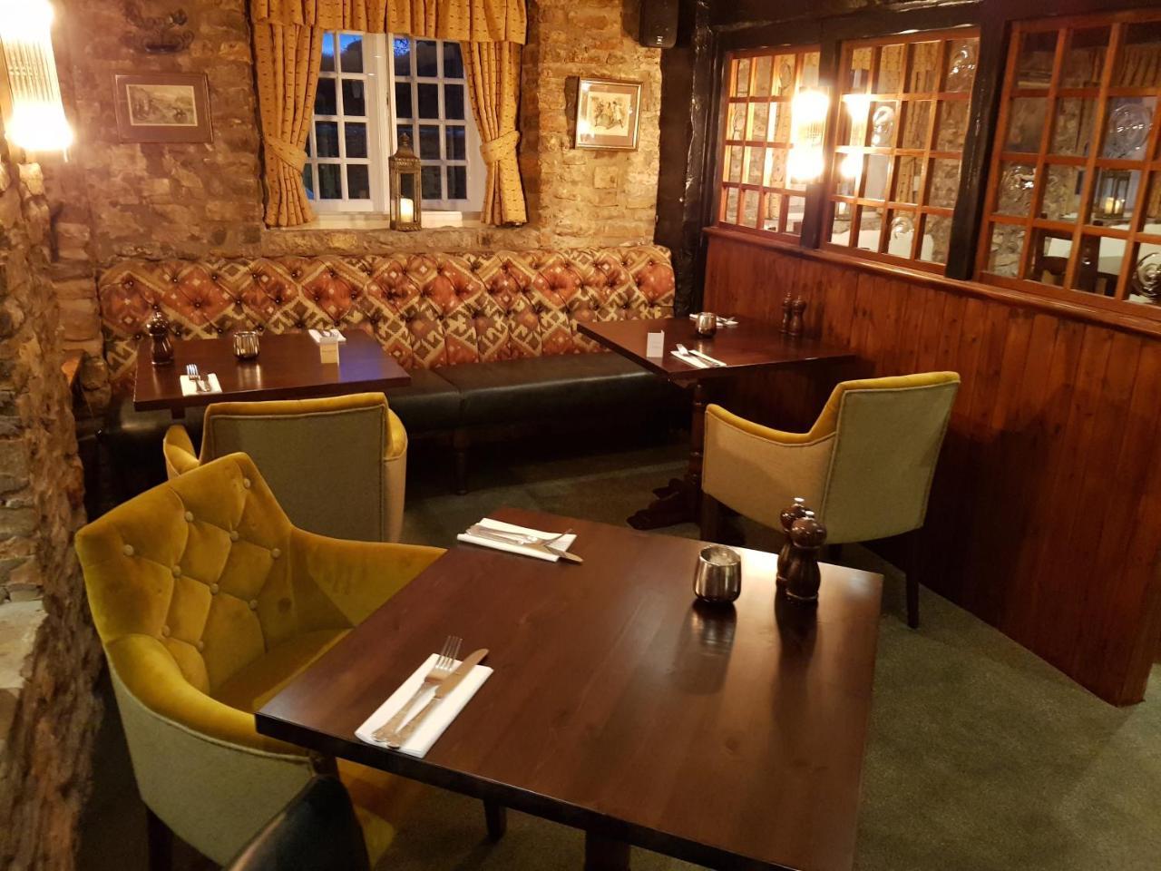 The Carpenters Arms Hotel Pensford Buitenkant foto